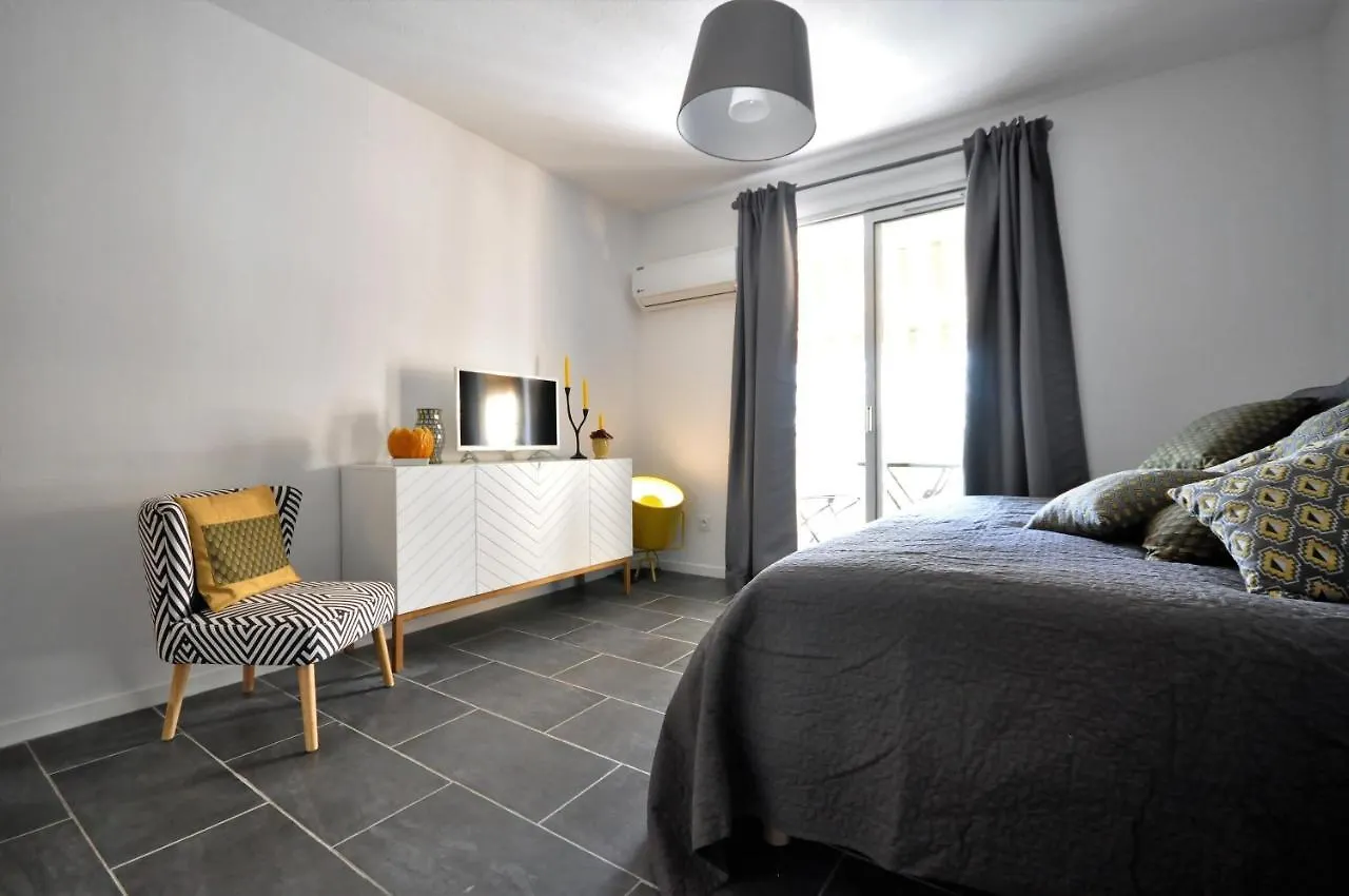 Appartement Des Fleurs Nice