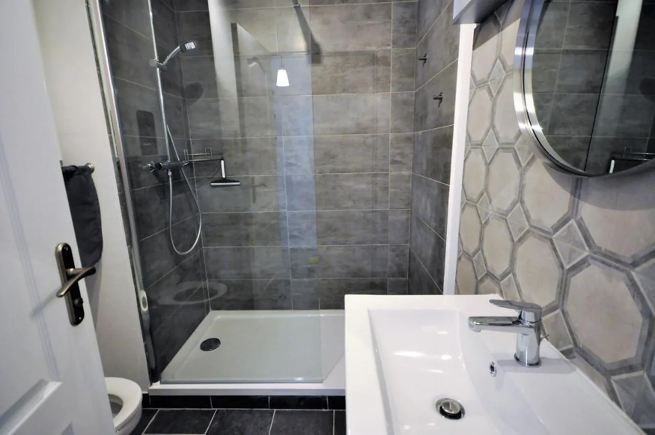 Apartment Appartement Des Fleurs Nice